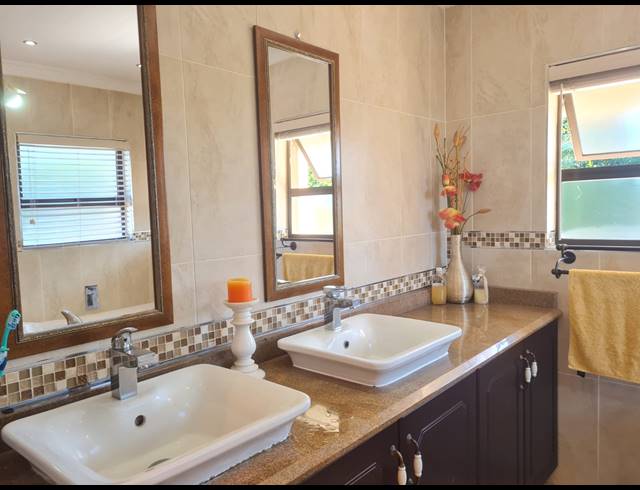 4 BEDROOM FREESTANDING FOR SALE IN VELD EN VLEI